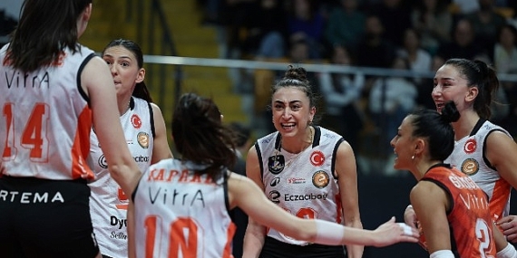 Eczacıbaşı Dynavit, ilk yarıyı galibiyetle tamamladı