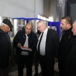 edremit-belediye-baskani-mehmet-ertas-tek-bir-zeytin-tanesi-heba-olmuyor-sJGpe83C.jpg