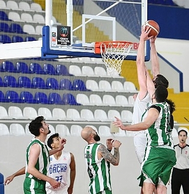 ege-universitesi-dacka-ust-uste-ucuncu-galibiyetini-aldi-qDWgUd8i.jpg