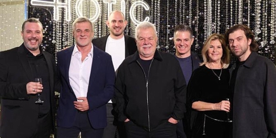 Hotiç ailesinden ‘Friends And Family’ temasıyla yeni yıl partisi