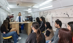 izmirin-mobil-barista-otobusu-yollarda-iFzfIbrA.jpg