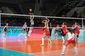 kadin-voleybol-takimindan-3-0lik-galibiyet-keyyHMjv.jpg