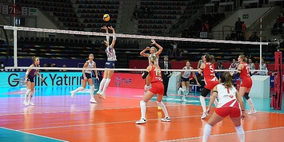 Kadın voleybol takımından 3-0’lık galibiyet