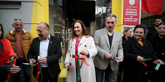 Karşıyaka’nın simgeleri hediyelik eşyalara dönüşüyor