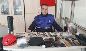 kayip-esyalar-zabitada-sahiplerini-bekliyor-1CTtC4dF.jpg
