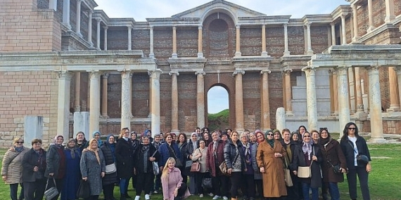Manisalı Kadınlar Salihli İlçesindeki Güzellikleri Keşfetti