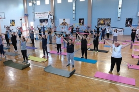 menemenli-kadinlar-ucretsiz-pilates-kursunda-bulustu-BCVg1FU9.jpg