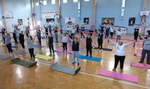 menemenli-kadinlar-ucretsiz-pilates-kursunda-bulustu-BCVg1FU9.jpg