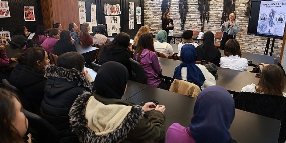 Modaya yön verenler gençlere cesaret aşıladı; “İletişim dilinizi doğru ve etkili kullanın”