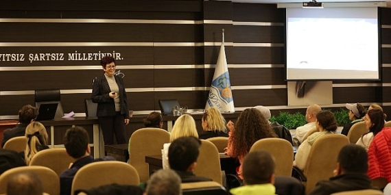 Narlıdere Belediyesi’nde örnek uygulama: Çalışanlara cinsiyet eşitliği eğitimi verildi