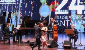 piyano-festivalinde-tango-ruzgari-esti-TSih7zm8.jpg