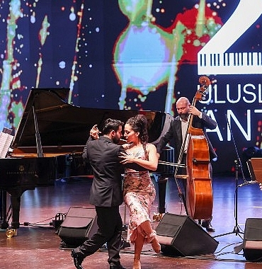 piyano-festivalinde-tango-ruzgari-esti-TSih7zm8.jpg