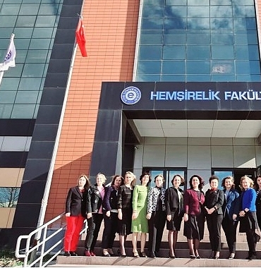 turkiyedeki-hemsirelik-fakultelerinin-dekanlari-ege-universitesinde-bir-araya-geldi-jmeGZKTO.jpg
