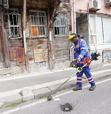 uskudar-belediyesi-temizlik-calismalarini-yogun-bir-sekilde-surduruyor-UNe7tD7S.jpg