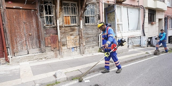 Üsküdar Belediyesi temizlik çalışmalarını yoğun bir şekilde sürdürüyor