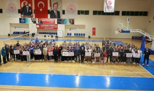 burhaniyede-voleybol-soleni-basladi-gR3Kayet.jpg