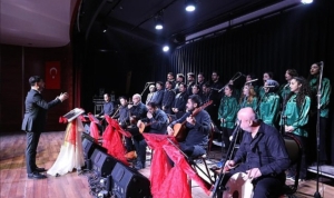 ege-ruzgari-inegolde-esti-genclik-korosundan-muhtesem-konser-wwj8HRB4.jpg