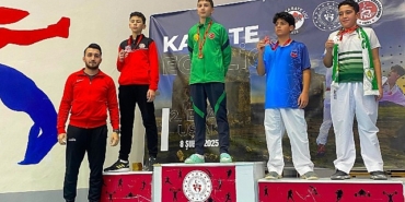 aliagali-karateciler-basarilarina-yenisini-ekledi-chbjgdW8.jpg