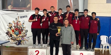 aliaganin-genc-gurescileri-izmir-2ncisi-oldu-PQj5JdRz.jpg