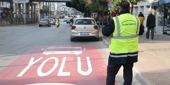 Antalya Büyükşehir Belediyesi Trafikte otobüslere özel şerit uygulaması başladı