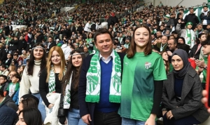 baskan-aydin-bursasporun-macini-ogrencilerle-birlikte-izledi-7n5ewthf.jpg