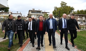 baskan-bocek-kurutma-ve-paketleme-tesisini-gezdi-GCGvS5Re.jpg