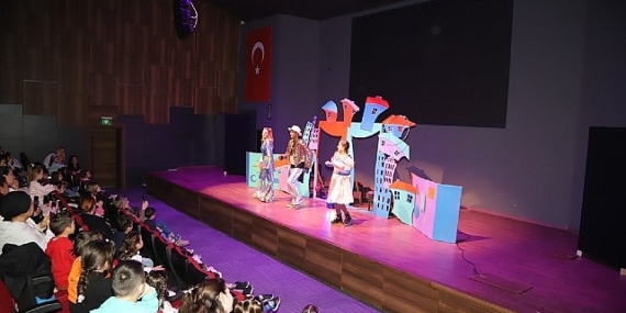 Başkan Kırgöz, yarıyıl tatilinde çocukları unutmadı