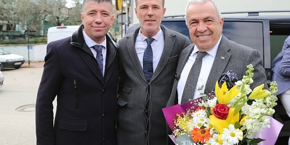 Başkan Şadi Özdemir vatandaşları dinledi