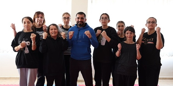 Bayraklılı kadınlar yakın savunma öğreniyor