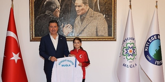 Büyükşehir Sporcusu Masa Tenisi’nde Dünya Dördüncülüğü’ne Yükseldi