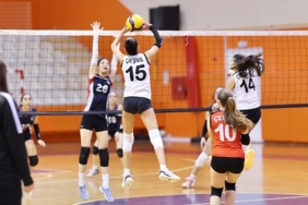 cesmede-ilk-voleybol-lig-maci-heyecani-ipfQY7gV.jpg