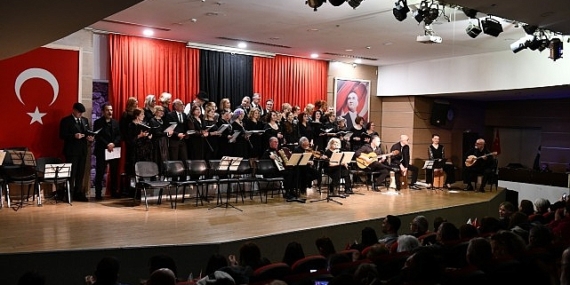 Çiğli’de Rebetiko Korosu Rüzgarı Esti