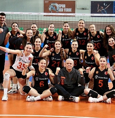 eczacibasi-2-lig-takimi-namaglup-sampiyonluk-hedefiyle-1-lige-yukseldi-gVeelRse.jpg