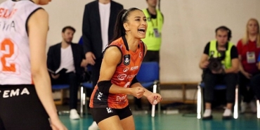 eczacibasi-dynavit-axa-sigorta-kupa-voley-playoff-karsilasmasi-hazirliklarini-tamamladi-Imdvu2S2.jpg