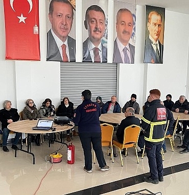 kocaeli-itfaiyesi-vatandasi-bilinclendiriyor-XisDvKI1.jpg