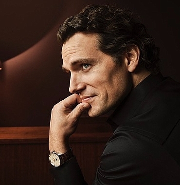 longines-yeni-marka-elcisi-henry-cavill-EMgT54ml.jpg
