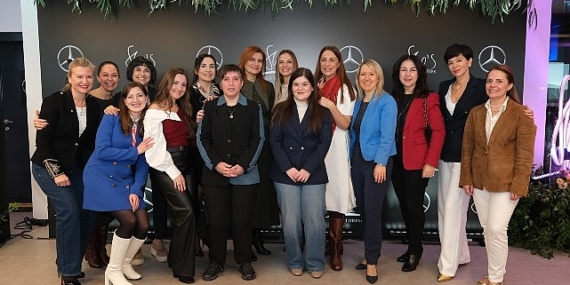 Mercedes-Benz She’s Mentoring Programı, Geleceğin Kadın Liderlerini Destekliyor