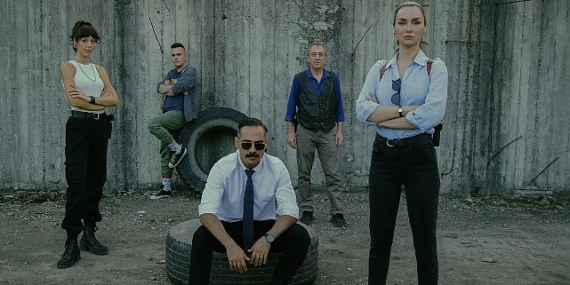 Netflix, Birce Akalay ve Olgun Toker’in Başrollerinde Yer Aldığı Mezarlık Dizisinin 2. Sezon Fragmanını Yayınladı