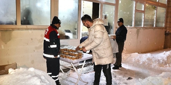 Nevşehirli Vatandaşlara Kandil Simidi İkram Edildi