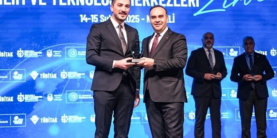 Sanayi ve Teknoloji Bakanı Kacır’dan Konya Bilim Merkezi’ne “En İyi Yenilikçi Uygulamalar” Ödülü