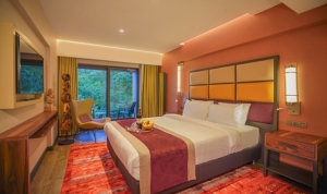 sevgililer-gununu-sile-gonen-hotelde-bora-oztoprakin-romantik-ask-sarkilariyla-karsilayin-3MgNndUb.jpg