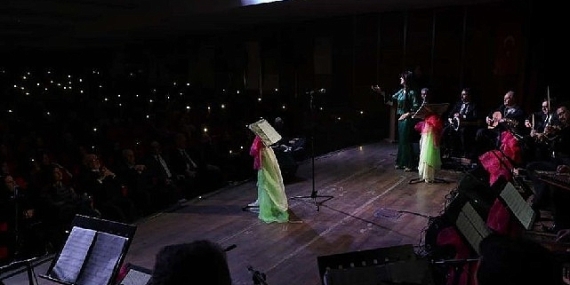 Türk Sanat Müziği Korosundan Muhteşem Performans