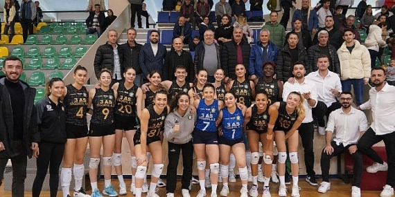 Voleybolda Körfez Derbisi Edremit’in
