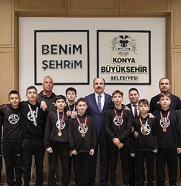 baskan-altay-okullar-arasi-voleybol-sampiyonalarinda-dereceye-giren-ogrencileri-tebrik-etti-7vF49t6I.jpg