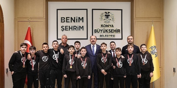 Başkan Altay Okullar Arası Voleybol Şampiyonalarında Dereceye Giren Öğrencileri Tebrik Etti