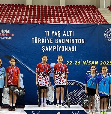 osmangazi-belediyesporun-genc-badmintonculari-goz-doldurdu-mL21lSeB.jpg