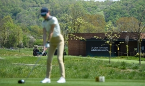 sahibindencom-spora-destegini-golf-sahalarina-tasidi-IspdMCq2.jpg
