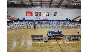 293-golcuk-belediyespor-taekwondo-sporcusu-kusak-atladi-WmRcWGN4.jpg