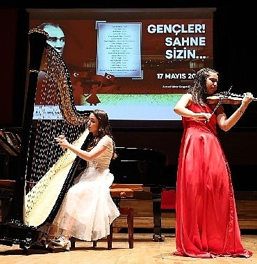 aassmde-sahne-genclerin-Srs3G2ZV.jpg