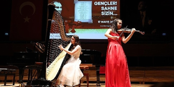 AASSM’de sahne gençlerin